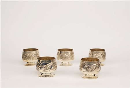 CINQUE BICCHIERI IN ARGENTO Firenze Brandimarte Sbalzati a motivo di spighe...