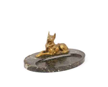 PORTA PENNE IN MARMO VERDE Con un cane in bronzo dorato Dim. 10x23x15 cm.