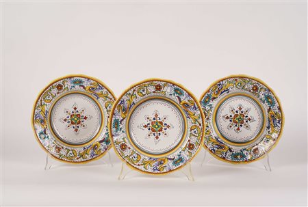 SEI PIATTI FONDI IN CERAMICA Deruta Dipinti in policromia D. 25 cm.