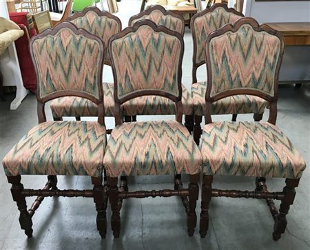 Gruppo di sei antiche sedie con gambe a rocchetto, sedute e spalliere rivestite