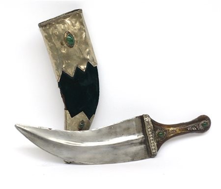 Jambiya arabo yemenita con impugnatura con parti in argento cesellato a forme g