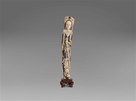 Scultura in avorio raffigurante guerriero, Cina fine secolo XIX -  inizi secolo XX