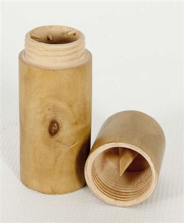 Bruno Conte Scultura da viaggio, 1973 cilindro in legno, cm. h.10 Firma sul...