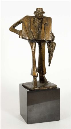 Kurt Metzler Uomo con ombrello, 2000 scultura in bronzo dorato, cm. 24x10x9...
