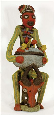 Artista del Camerun Statua a perline Bamileke scultura in legno e perline,...