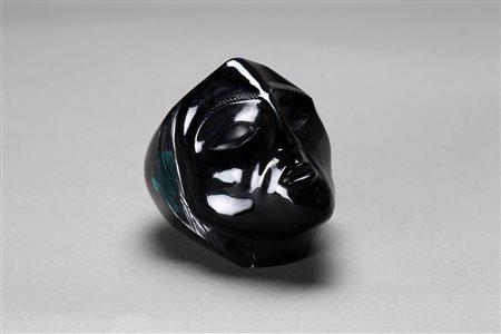 BURGER ERWIN - (attribuito) Scultura in vetro raffigurante volto ricavata da massello lavorato alla mola. Anni ‘50.