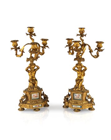 Coppia di candelabri in bronzo dorato, Francia, XIX secolo - a quattro luci...