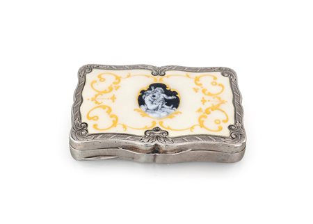 Tabacchiera in argento e smalti, fine XIX/inizio XX secolo - di forma...