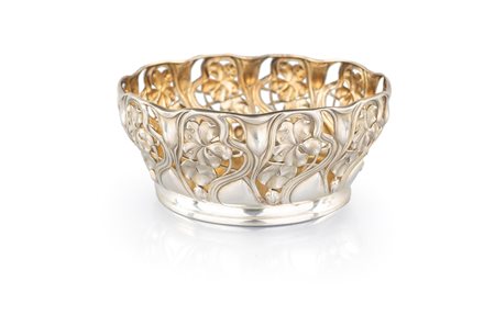 Cestino in argento, Germania fine XIX secolo - di forma circolare sagomata...