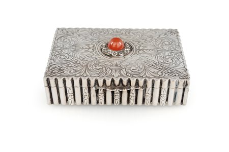 Scatola in argento, Milano, periodo Liberty, argentiere Miracoli - di forma...
