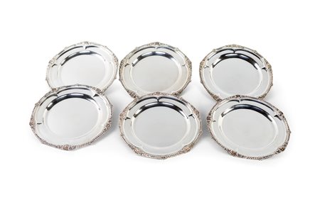 Sei piatti in argento, Londra 1810, epoca Giorgio III - di forma circolare...