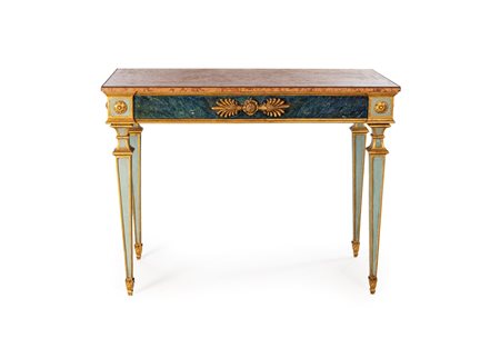 Console in legno laccato verde, fine del XIX secolo - dorata lungo i profili...