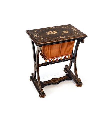 Tavolino da lavoro - con piano rettangolare abbellito da intarsi in...