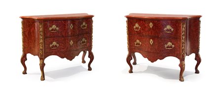 Coppia di cassettoni in legno laccato rosso, Roma, XVIII secolo -...