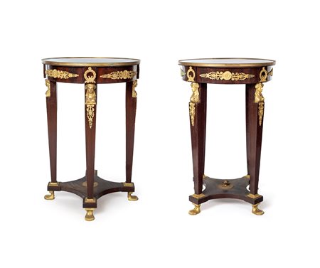 Coppia di guéridon in mogano d'epoca Impero - con finiture ed ornamenti in...