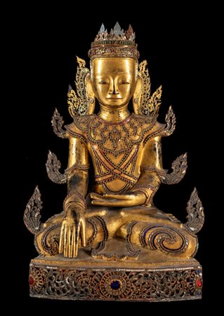 Grande figura di Buddha Bhumisparsha in legno dorato, Tibet