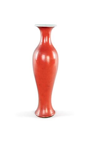 Vaso in porcellana monocroma rossa, Cina dinastia Qing