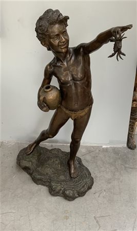 Salvatore De Simone "Ragazzo con il granchio" 
scultura in bronzo (h cm 115) 
Fi