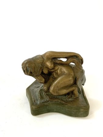 Maestro tedesco dell'inizio XX Secolo

"Leda e il cigno" 
scultura in bronzo (h
