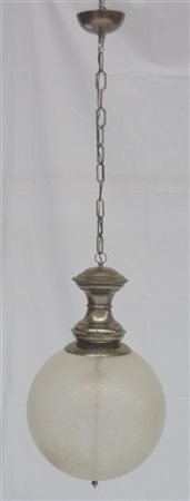 Lampada a sospensione con struttura in alluminio, sfera in vetro soffiato parzi