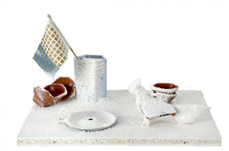 REMO BIANCO (1922-1988) Natura morta con bandierina anni' 80 objects trouvés...