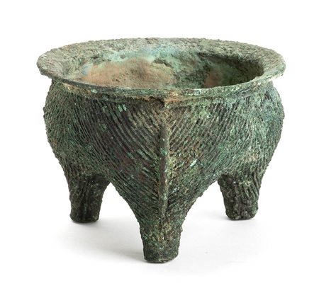 PICCOLO CONTENITORE TRIPODE DA CIBO IN BRONZO, LI<br>Cina, dinastia Shang