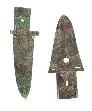 DUE ASCE-PUGNALI IN BRONZO, GE<br>Cina, fine dinastia Shang–inizio dinastia Zhou