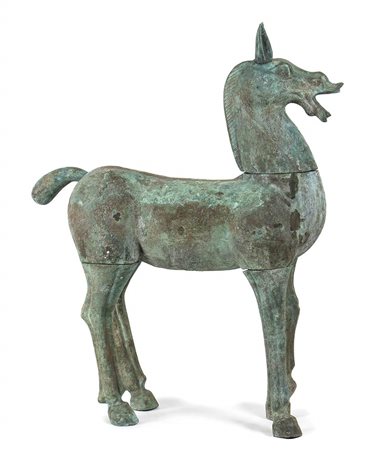 GRANDE CAVALLO IN BRONZO IN STILE HAN<br>Cina, XX secolo