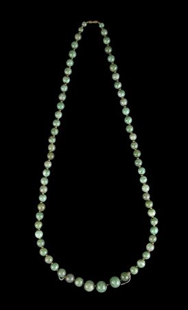 COLLANA CON BEADS DI GIADEITE<br>Cina, XX secolo