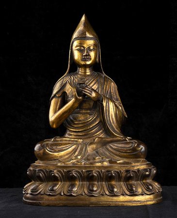 GRANDE SCULTURA IN BRONZO CON TSONGKHAPA<br>Tibet, XIX secolo