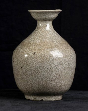 BOTTIGLIA IN CERAMICA INVETRIATA<br>Corea, dinastia Joseon, XIX secolo