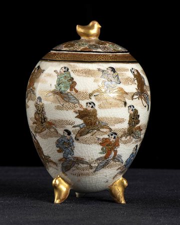 VASETTO OVOIDALE CON COPERCHIO IN CERAMICA 'SATSUMA'<br>Giappone, periodo Meiji