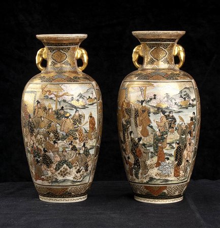 COPPIA DI VASI IN CERAMICA 'SATSUMA' <br>Giappone, periodo Meiji