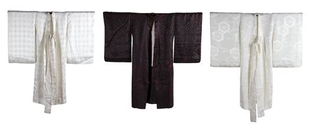 TRE GIACCHE IN SETA<br>Giappone, prima metà del XX secolo