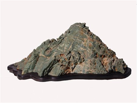 ROCCIA DA LETTERATO IN PIETRA VERDE, GONGSHI<br>Cina, XX secolo