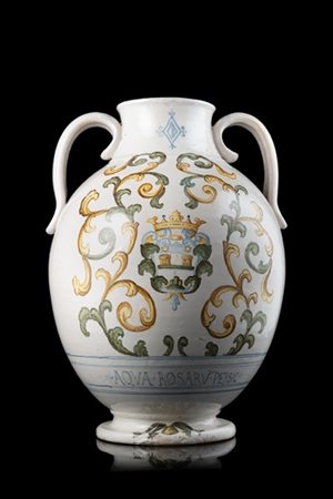 Manifattura del secolo XIX. Vaso biansato in maiolica decorata in policromia a