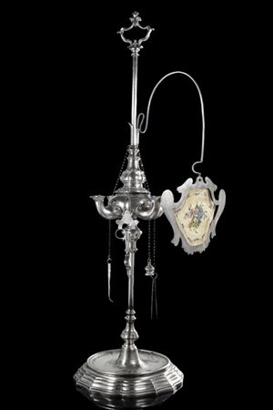 Lampada fiorentina in argento con fusto liscio poggiante su base circolare sago