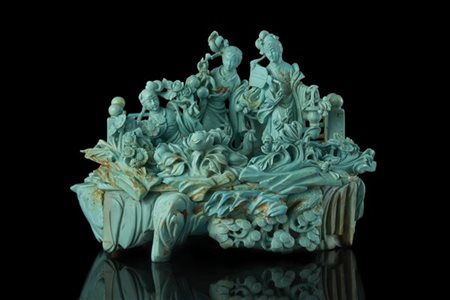 Grande gruppo in turchese raffigurante tre fanciulle su terrazza fiorita
Cina,