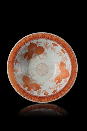 Ciotola in porcellana bianca con decoro rosso ferro decorata a pesche, melogran