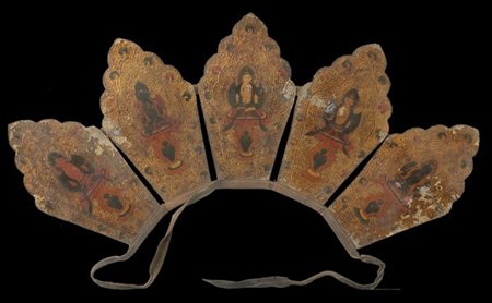 Corona rituale tibetana con i cinque buddha, composta da cinque segmenti uniti