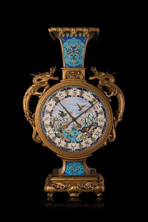 Grande pendola nello stile "Japonisme" a forma di moonflask in bronzo dorato e