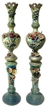 Coppia di vasi napoletani a due corpi, in cotto con decori floreali, secolo...
