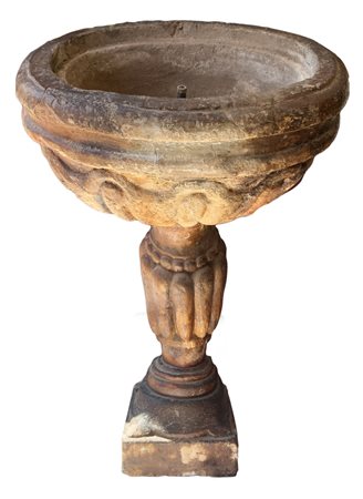 Acquasantiera in pietra siciliana di Noto, XIV-XV secolo. H cm 120, base cm...