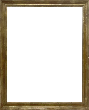 Cornice in legno a mezza canna dorata a foglia, nello stile del XIX secolo....