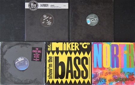 Autori Vari Lotto di 2 vinili 33 giri e 3 vinili 45 giri genere 'electronic...