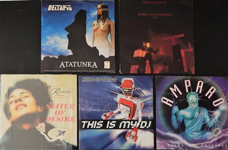 Autori Vari Lotto di 3 vinili 33 giri e 2 vinili 45 giri genere 'italo...