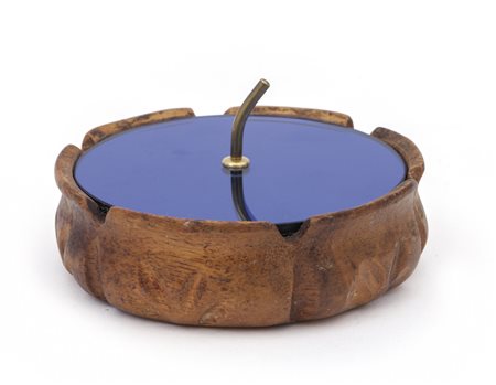 UNA SCATOLA, anni '50. <br>Legno tornito, 