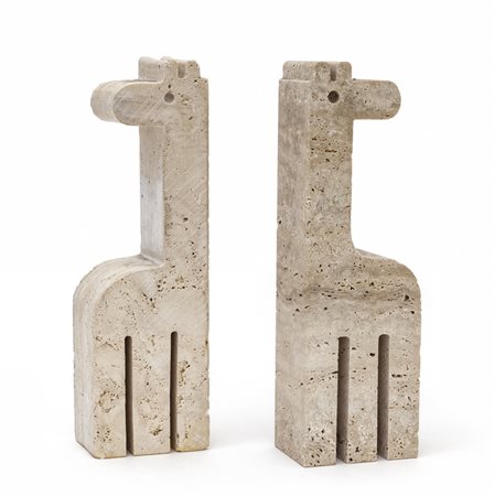DUE REGGILIBRI, anni '70. <br>Travertino. 