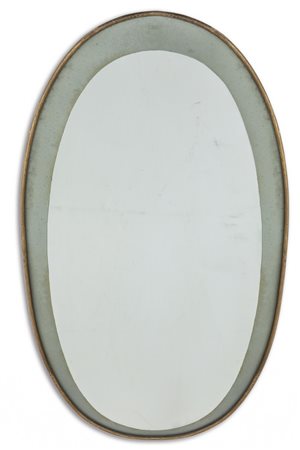 UNO SPECCHIO DA PARETE, anni '50. <br>Ottone, 
