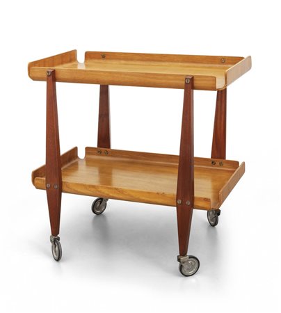 UN CARRELLO, anni '50. <br>Legno di mogano, 